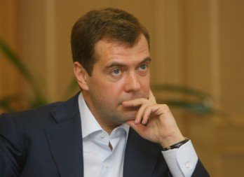 Dmitri Medvedev, pe Twitter: Este un bou f***t în gură! Vezi cum a scăpat înjurătura prezidenţială
