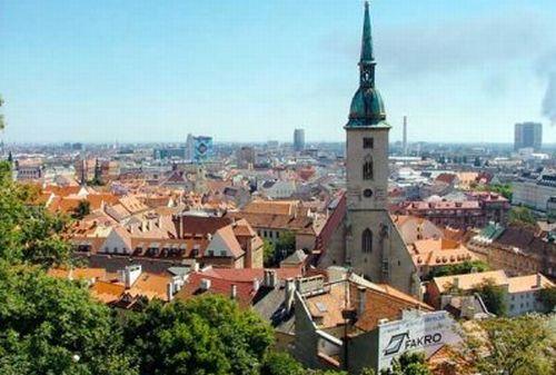 Români, printre primii la numărul de ore lucrate săptămânal. N-o să-ţi vină să crezi ce stat se află pe locul întâi! 120593