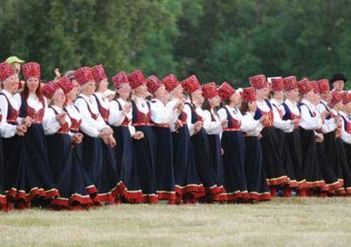 Români, printre primii la numărul de ore lucrate săptămânal. N-o să-ţi vină să crezi ce stat se află pe locul întâi! 120601