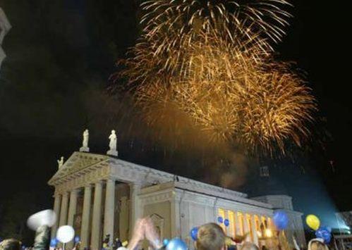 Români, printre primii la numărul de ore lucrate săptămânal. N-o să-ţi vină să crezi ce stat se află pe locul întâi! 120603