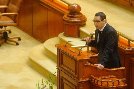 Ponta: Bugetul României pe 2012 este făcut pentru campania electorală şi firmele PDL