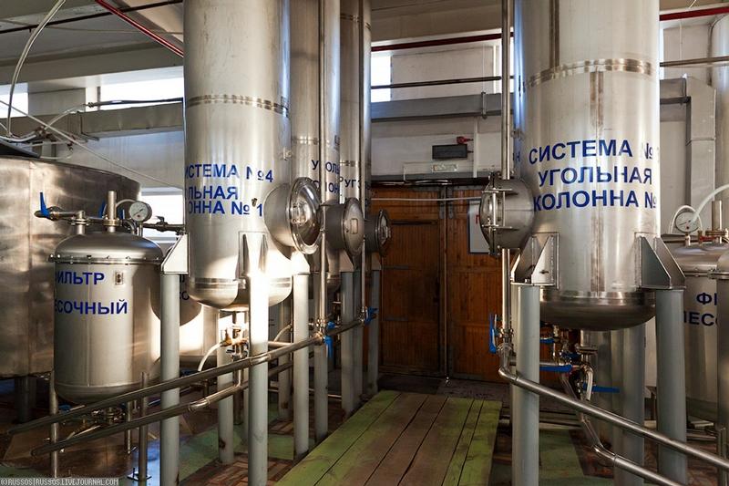 Află care este ingredientul SECRET al celei mai iubite băuturi alcoolice. Ai grijă la ce înghiţi 121342