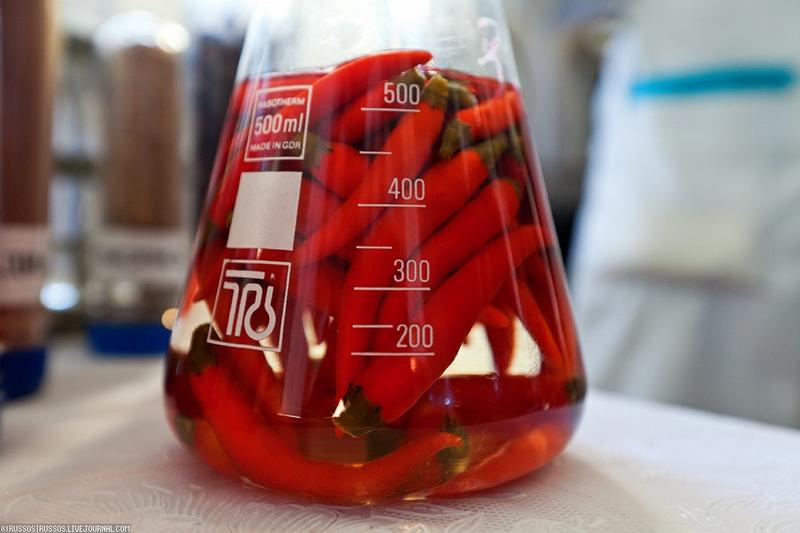 Află care este ingredientul SECRET al celei mai iubite băuturi alcoolice. Ai grijă la ce înghiţi 121347