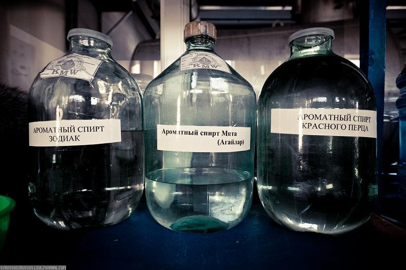 Află care este ingredientul SECRET al celei mai iubite băuturi alcoolice. Ai grijă la ce înghiţi 121349