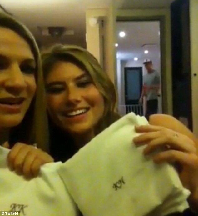 Imaginile care justifică divorţul. Vezi cu cine s-a culcat soţul lui Kim Kardashian în timp ce ERA căsătorit cu diva 121293