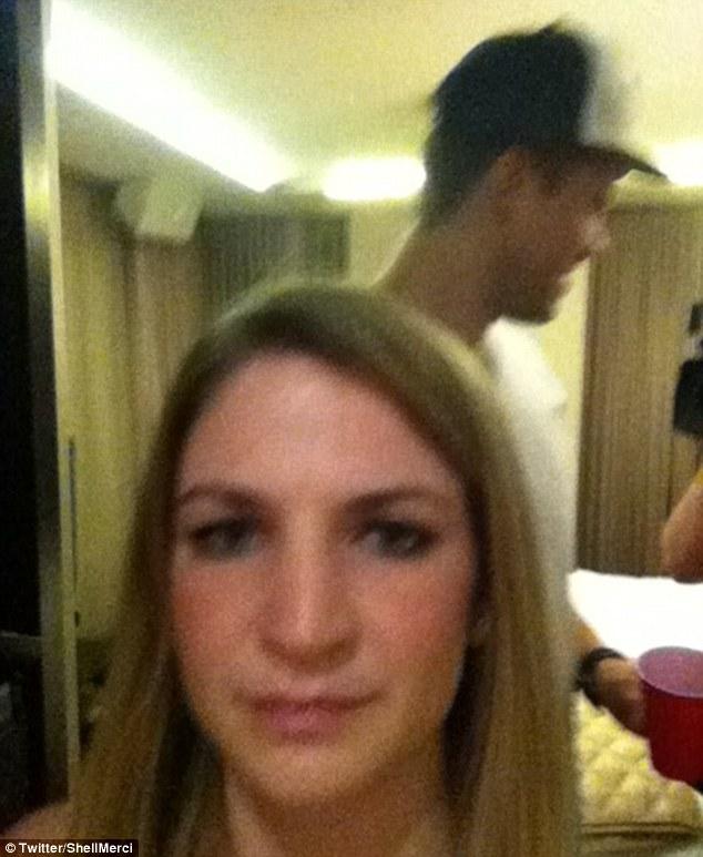 Imaginile care justifică divorţul. Vezi cu cine s-a culcat soţul lui Kim Kardashian în timp ce ERA căsătorit cu diva 121298