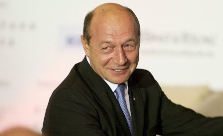 Băsescu: România nu participă la capitalizarea FMI, dar nu este neputincioasă