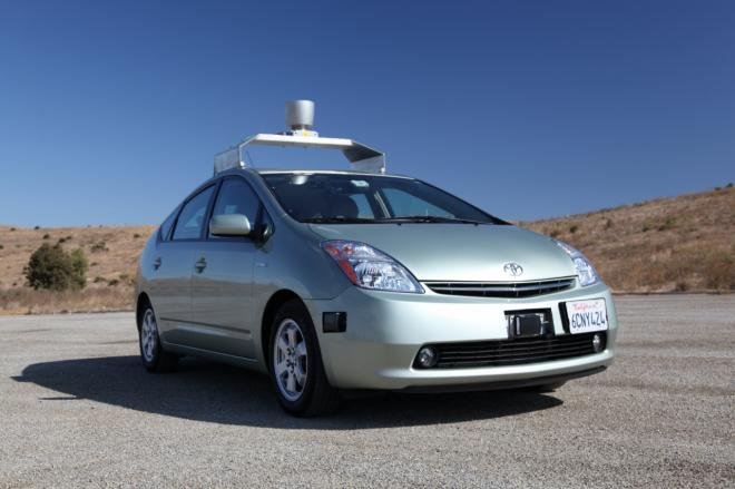 Google omologhează sistemul unei mașini care se conduce singură