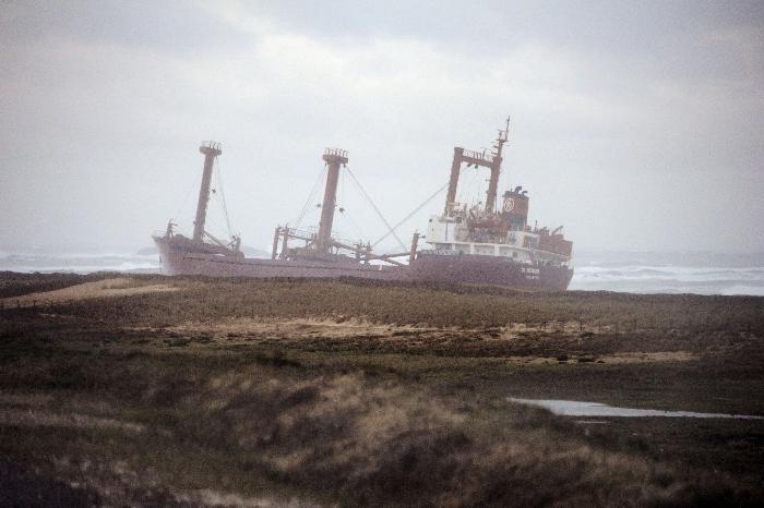 O furtună puternică a lăsat 400.000 de locuinţe fără electricitate în vestul Franţei 121798