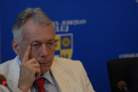 Laszlo Borbely: Taxa auto va fi redusă de anul viitor cu 25%