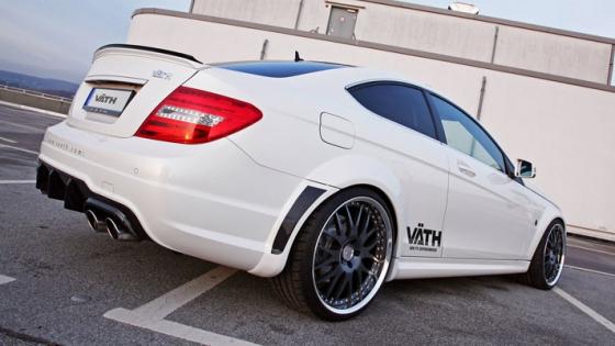 Mercedes C63 AMG Coupe, transformat în &quot;bestie&quot; 122020