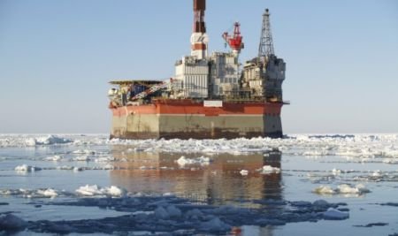 13 morţi şi 40 de dispăruţi, noul bilanţ al scufundării platformei petroliere din Rusia