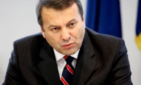 Ialomiţianu: Surplusul de venituri din 2012 va fi folosit pentru investiţii, nu pentru a creşte pensiile şi salariile