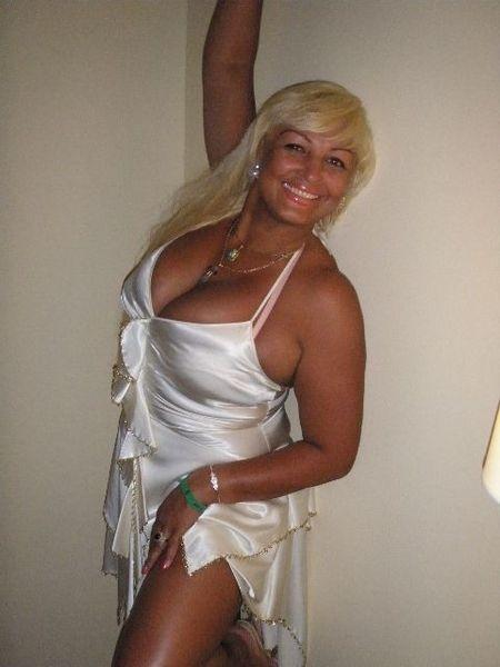 Nu-ţi va veni să crezi când vei vedea cum arată de fapt această piţipoancă. FOTO 122086