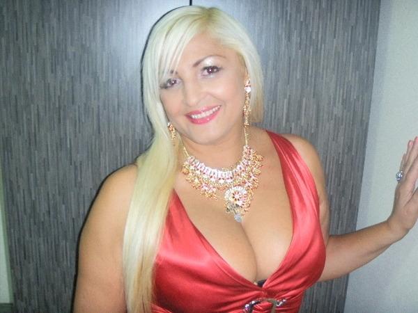 Nu-ţi va veni să crezi când vei vedea cum arată de fapt această piţipoancă. FOTO 122087