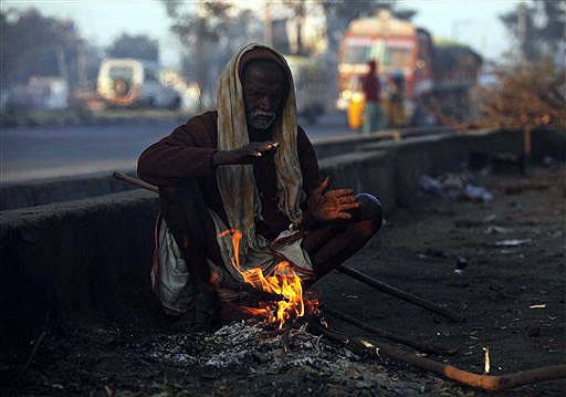 Val de frig în India. Zeci de persoane au murit din cauza temperaturilor scăzute