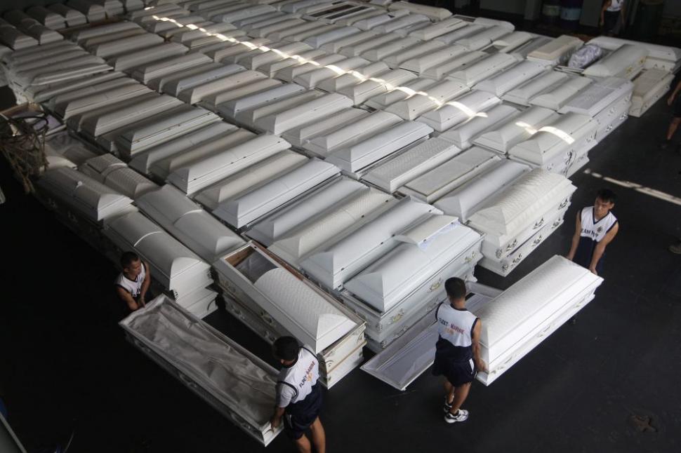 IMAGINI ȘOCANTE. Aproape o mie de morți în urma furtunii tropicale din Filipine 122374