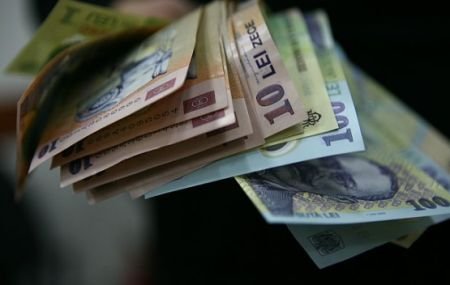 Leul prinde forţă la sfârşit de an! De ce a ajuns euro la cel mai scăzut nivel din ultimele două luni, faţă de moneda naţională