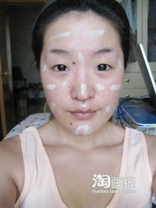 Nu-ţi va veni să crezi că este aceeaşi persoană. Vezi cum arată ÎNAINTE de machiaj 122631