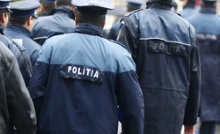 Poliţist ucigaş: Bărbatul decedat într-o secţie de poliţie din Botoşani a murit din cauza loviturilor primite de la agent