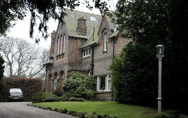 Secretul macabru care a transformat această casă în ruine. Află de ce nimeni nu vrea să o cumpere 122991