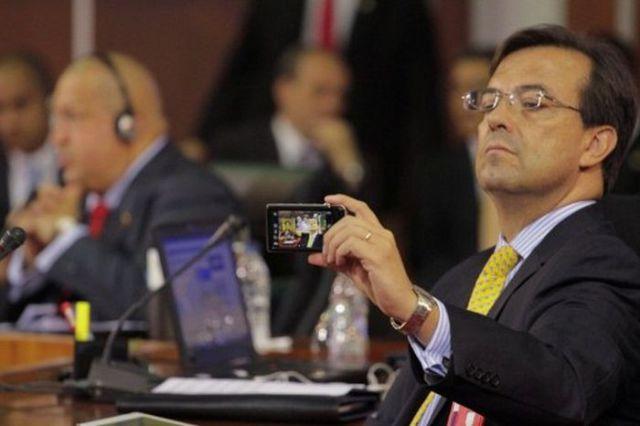 Imaginile pe care politicienii NU le-ar fi vrut publice. Ce spun aceste poze despre cei mai puternici oameni ai lumii 123291