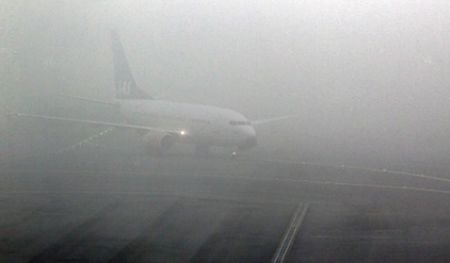 Traficul de pe aeroportul &quot;Traian Vuia&quot; din Timişoara, afectat de ceaţă. Opt curse aeriene au întârzieri 