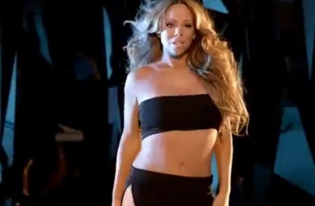 Mariah Carey, sexy şi după 40 de ani. Urmăreşte-o în cel mai nou spot publicitar 