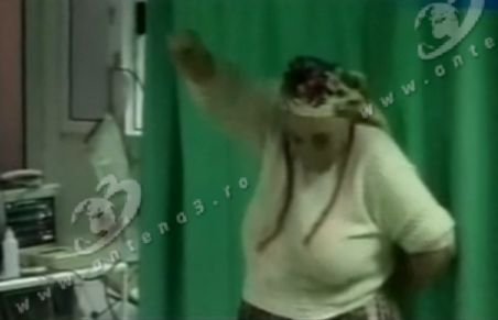 Spectacol la Spitalul din Iaşi: O femeie beată criţă şi-a smuls perfuziile, apoi a început să danseze şi să cânte