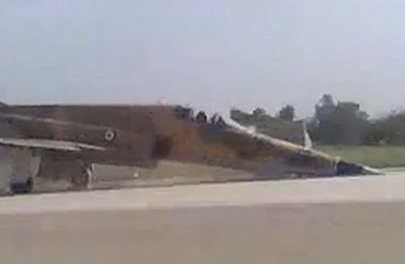 Un pilot iranian a adus la sol un aparat F5 deşi avea trenul de aterizare defect