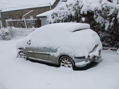 Bulgaria: Coloane uriaşe de maşini din cauza ninsorilor