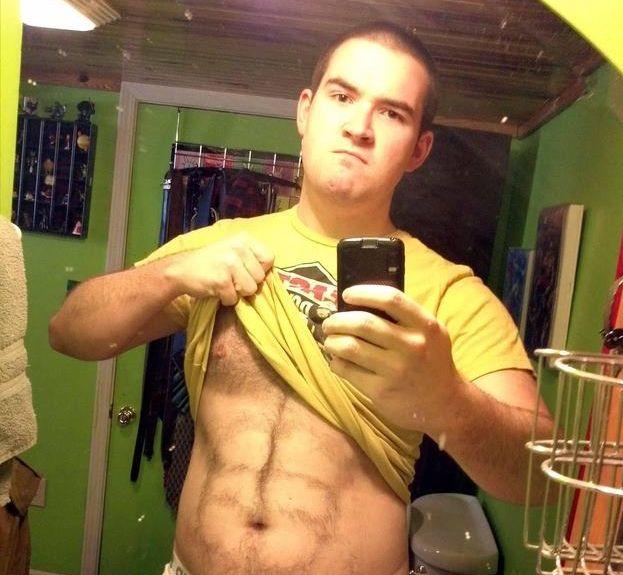 &quot;Bărbatul fatal&quot;de pe Facebook. Cum să-ţi croieşti calea către un abdomen cu pătrăţele 124940