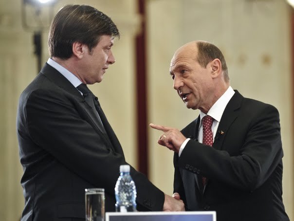 I-a dat cu virgulă. După câteva calcule politice, Băsescu a renunţat la ideea reorganizării teritoriale