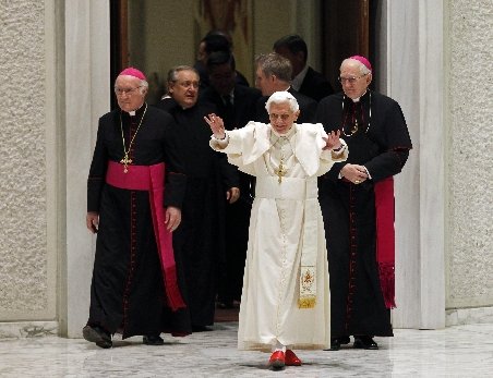 Papa: Căsătoriile între homosexuali ameninţă viitorul umanităţii