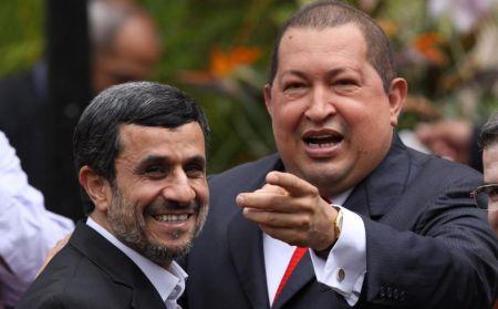 „Avem o mare BOMBĂ ATOMICĂ! Când ne întâlnim, şi dracii o iau razna!&quot; Cum şi-au bătut joc de americani Chavez şi Ahmadinejad 125272