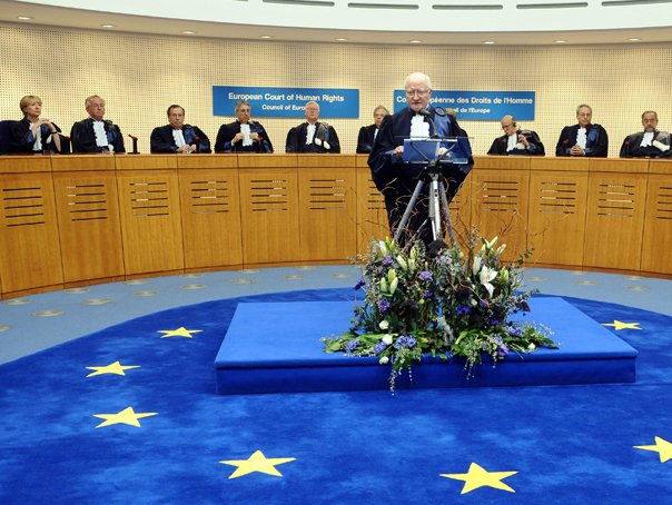 Statul român, condamnat la CEDO. Un bărbat, bătut cu bâtele şi picioarele de POLIŢIŞTI, a câştigat la Curtea Europeană