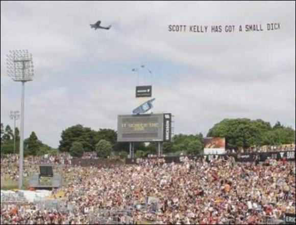 Urmele de pe această maşină scot la iveală cel mai ruşinos secret al unui cuplu 125292