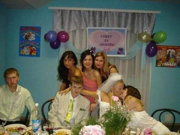 Urmele de pe această maşină scot la iveală cel mai ruşinos secret al unui cuplu 125300