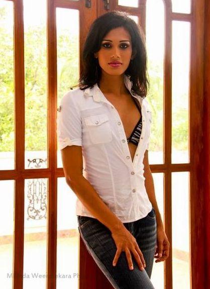 Un top care te va lăsa mască. Cinci femei SUPERBE care ascund un secret imens 125565