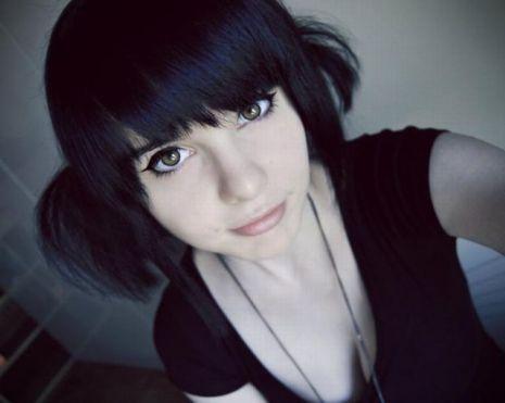 Vei fi ŞOCAT când vei afla ce vârstă au aceste fete. Părinţii au intrat în alertă 125462