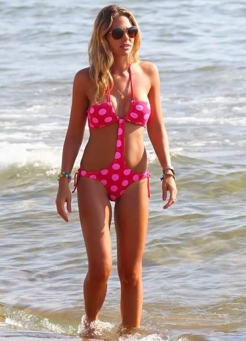 Când bunul gust e inexistent. Vezi cum se termină imaginea şi le vei plânge de milă vedetelor  125711