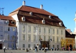 Directorul Muzeului Brukenthal riscă închisoarea pentru că a suplimentat paza instituţiei