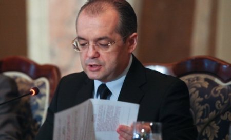 Premierul Boc şi-a numit şeful de protocol în comisia de repartizare a bunurilor confiscate