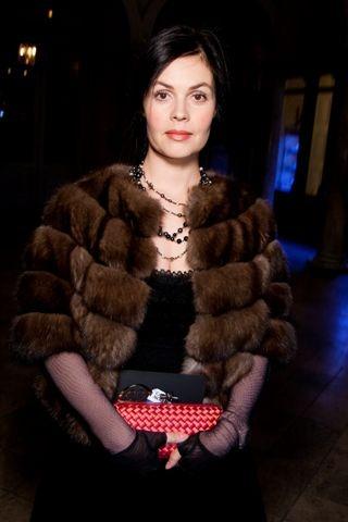 Secretul pe care nu te aşteptai să-l citeşti în ochii ei. Vezi ce ascunde această femeie 125698