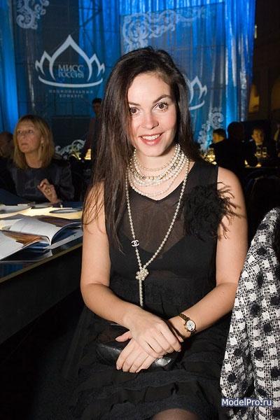 Secretul pe care nu te aşteptai să-l citeşti în ochii ei. Vezi ce ascunde această femeie 125704