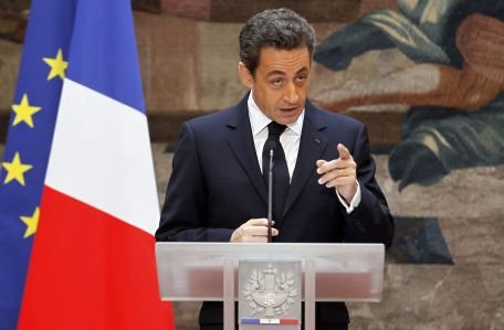 Nicolas Sarkozy face apel la calm şi promite reforme pentru consolidarea situaţiei financiare a Franţei