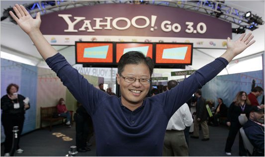 Demisie la Yahoo! Cofondatorul Jerry Yang a renunţat la toate funcţiile deţinute în companie