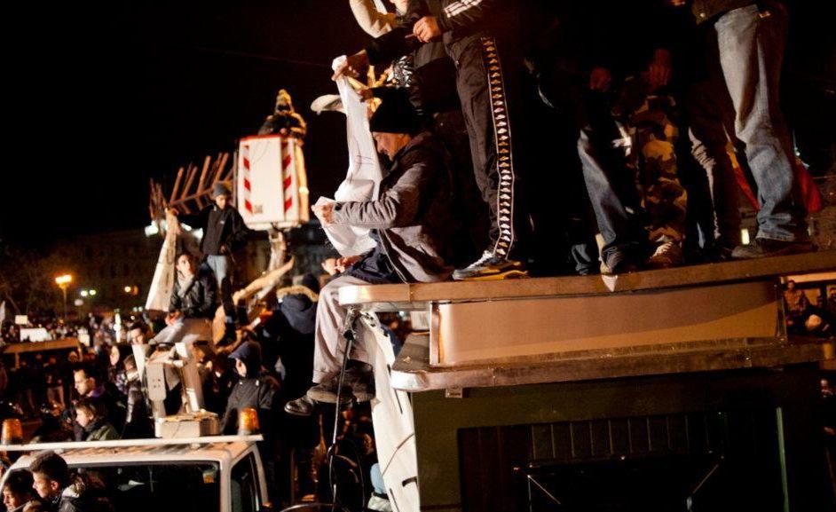 România, unită de proteste. Violenţele din Bucureşti, din perspectiva unui fotograf. „Dă-i, mă, şi lu` ăsta!” 126531