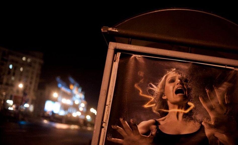 România, unită de proteste. Violenţele din Bucureşti, din perspectiva unui fotograf. „Dă-i, mă, şi lu` ăsta!” 126542