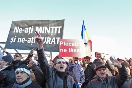 Firmele de transport care duc protestatarii către Bucureşti, ameninţate că îşi vor pierde licenţa